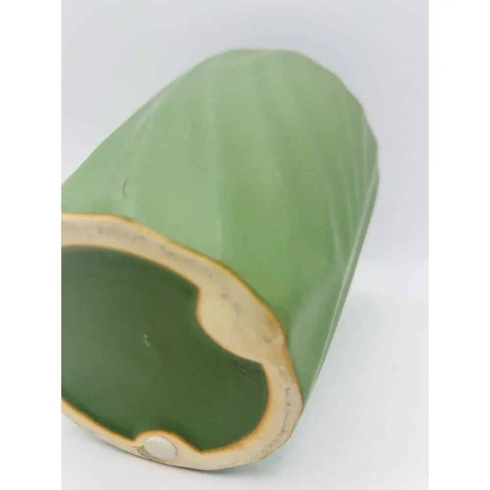 1950s Bauer Pottery. Vintage Swirl.